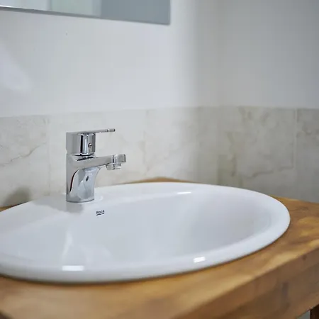 El Cuartel - Avila Villatoro