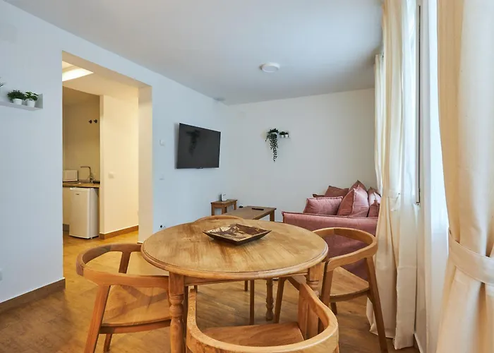 El Cuartel - Avila * Villatoro